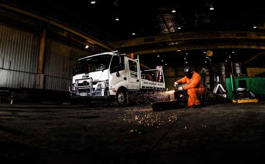  Hino 300-617 2011 года  (NZ) (фото 1 из 1)